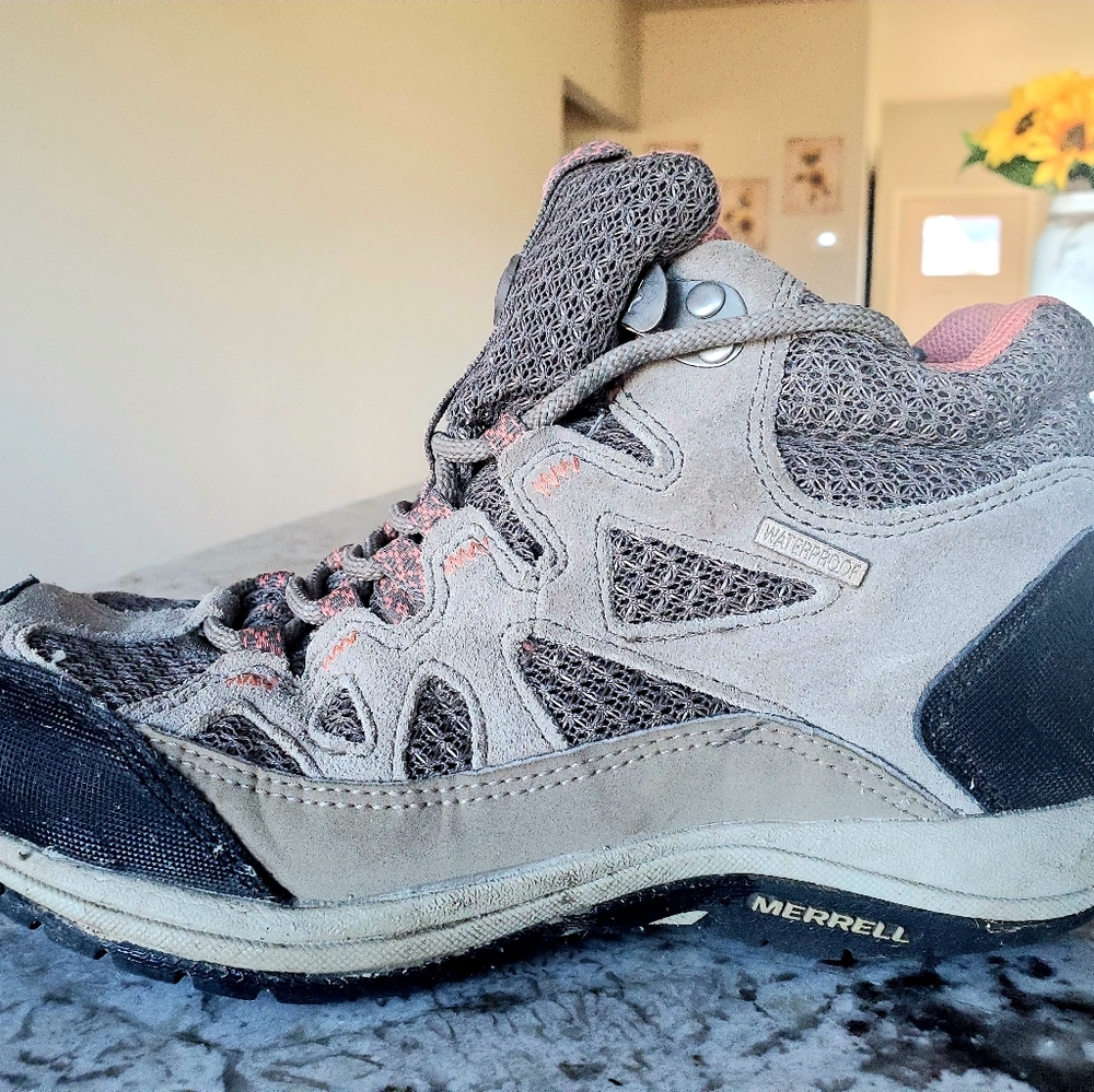 Merrell waterproof women's hiking boots. Good condition.